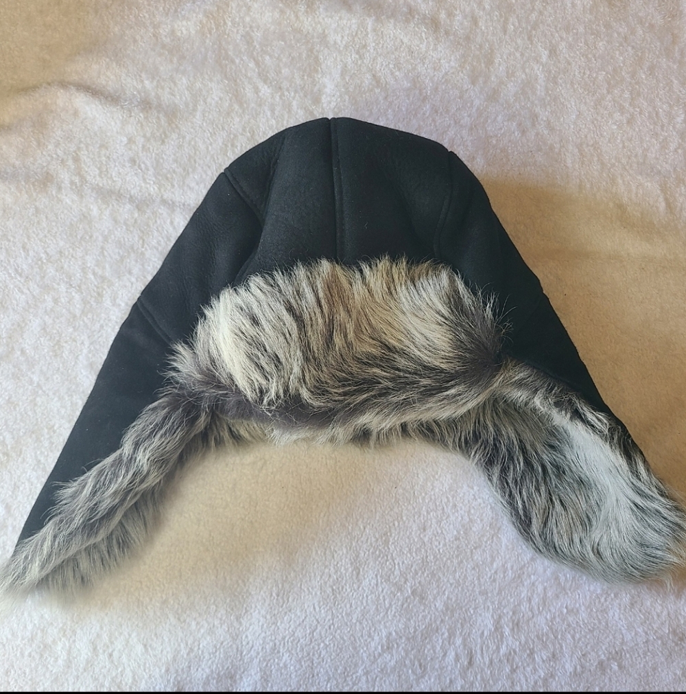 UGG AUSTRALIA Shearling Sheath Trapper Hat Aviator Beanie Cap Hat Chap